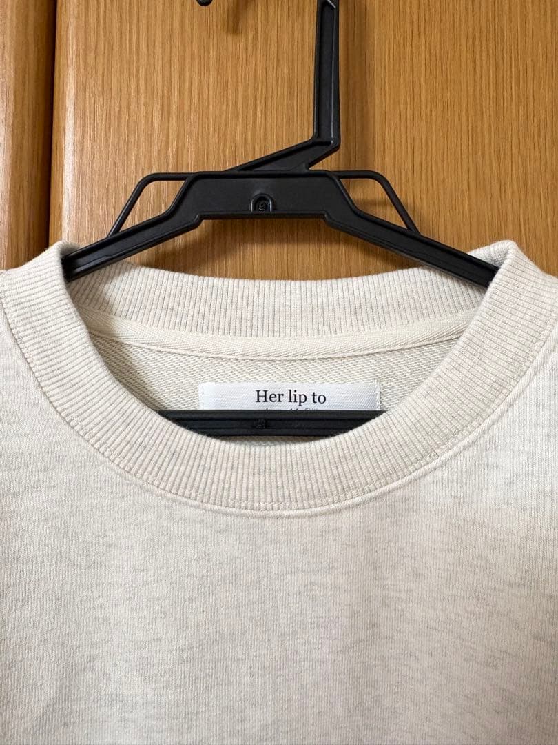 美品】herlipto Classic Cherry Sweatshirt - メルカリ