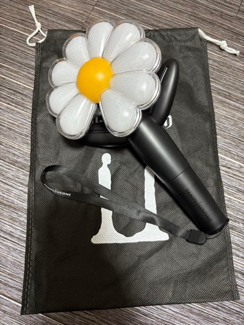 G-DRAGON OFFICIAL LIGHT STICK デイジー型ペンライト