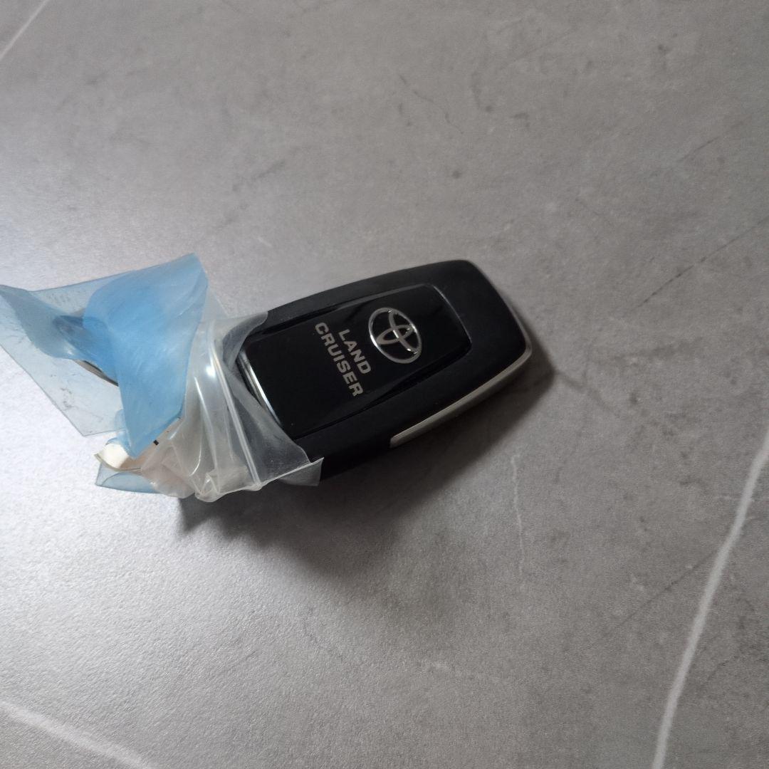 車 トヨタ TOYOTA ランドクルーザー プラド 純正 スマートキー 美品