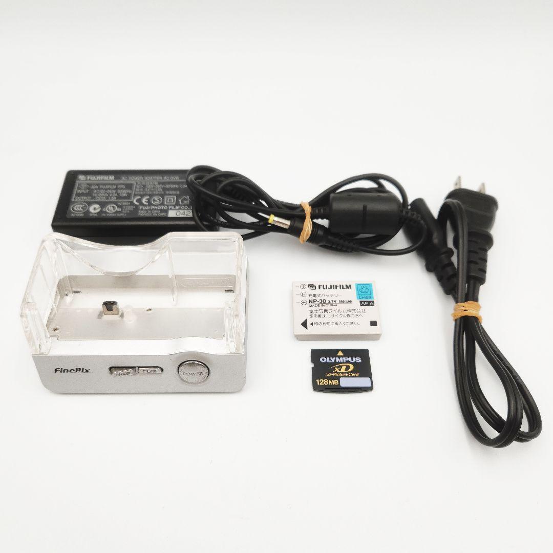 FUJIFILM FinePix F440 コンパクトデジタルカメラ ホワイト - メルカリ