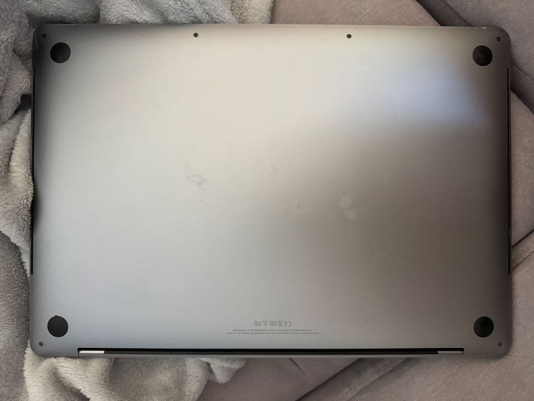 MacBook本体 MacBook Pro 15 i9 32GB 1TB SSD 1.5GB GPU