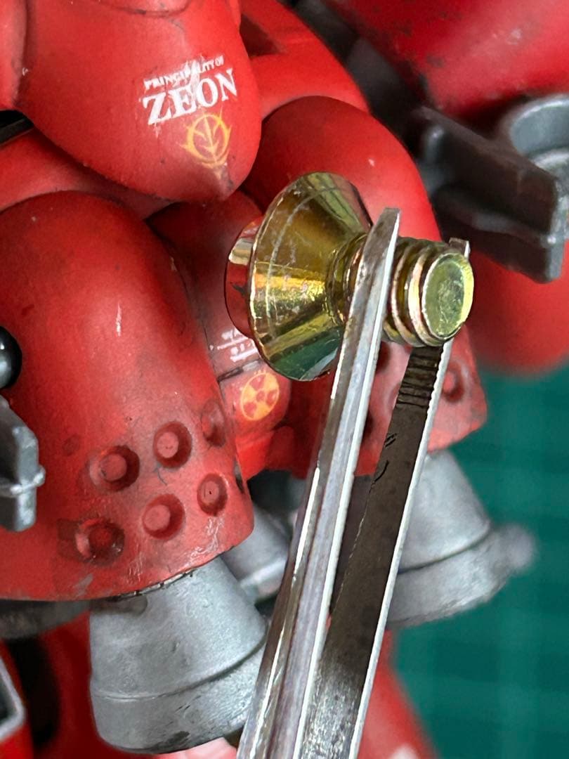 ガンプラ1/144赤いケンプファーHGモノアイLEDマグネット独立点灯