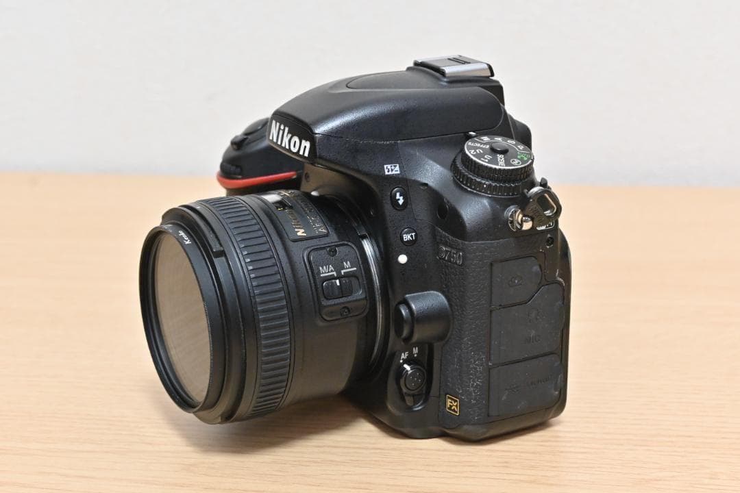 Nikon D750 フルサイズ + 単焦点レンズ50mm 1.8G + おまけ