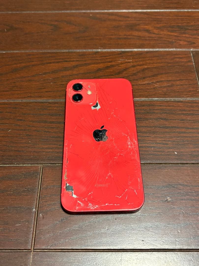 Apple iPhone 12 （赤） 背面にキズ等あり。 iPhone 12 純正 バックパネル Cランク 修理 部品 パーツ 背面パネル