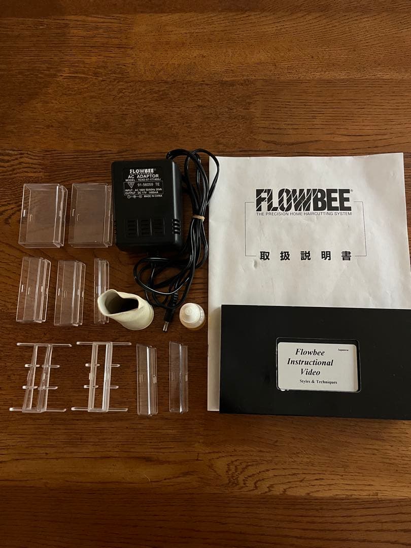 年末値引き！FLOWBEE フロービー 掃除機吸引式 電動バリカン - メルカリ