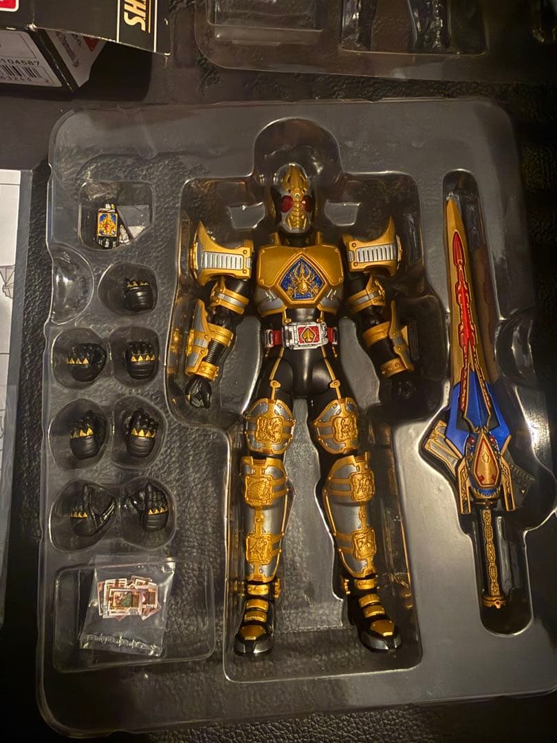 s.h.figuarts 仮面ライダーブレイド キングフォーム