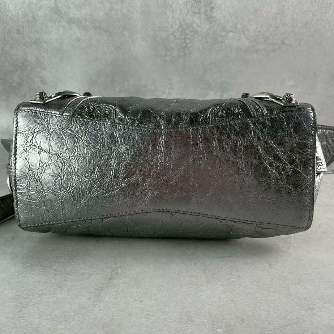 極美品】バレンシアガ NEO CAGOLE 2wayハンド シルバー - メルカリ