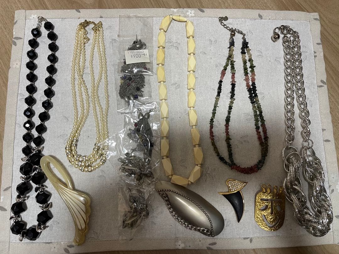 遺品整理 アクセサリー まとめ売り - メルカリ