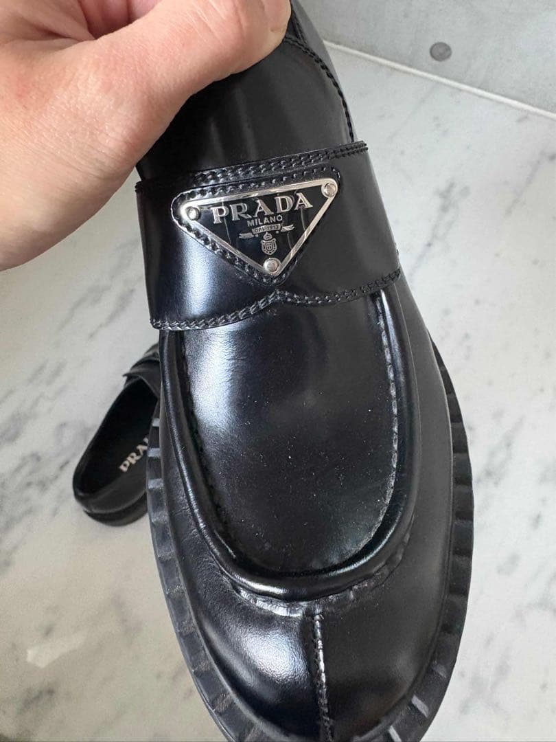 PRADA チョコレート ブラッシュドレザー ローファー 37 1/2 - メルカリ