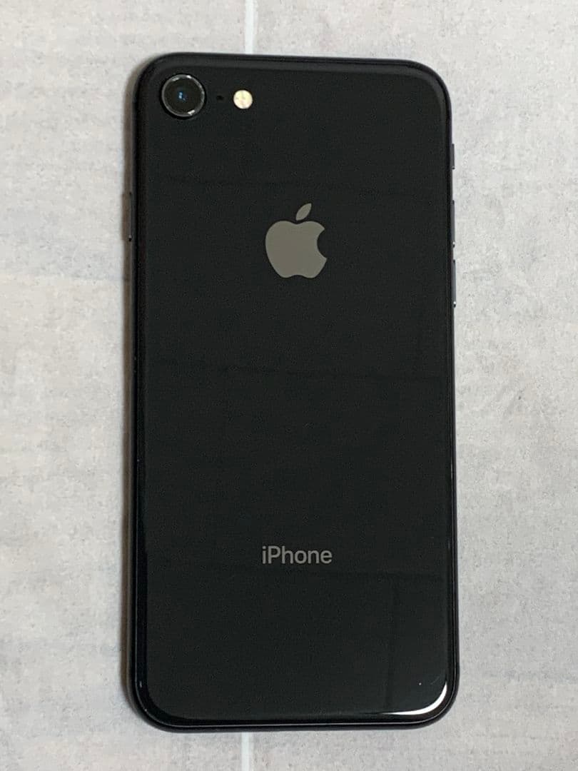 Apple iPhone 8 64GB ブラック NQ782J/A 動作確認済み Amazon | 【整備済み品】 Apple iPhone 8 64GB スペースグレー SIM