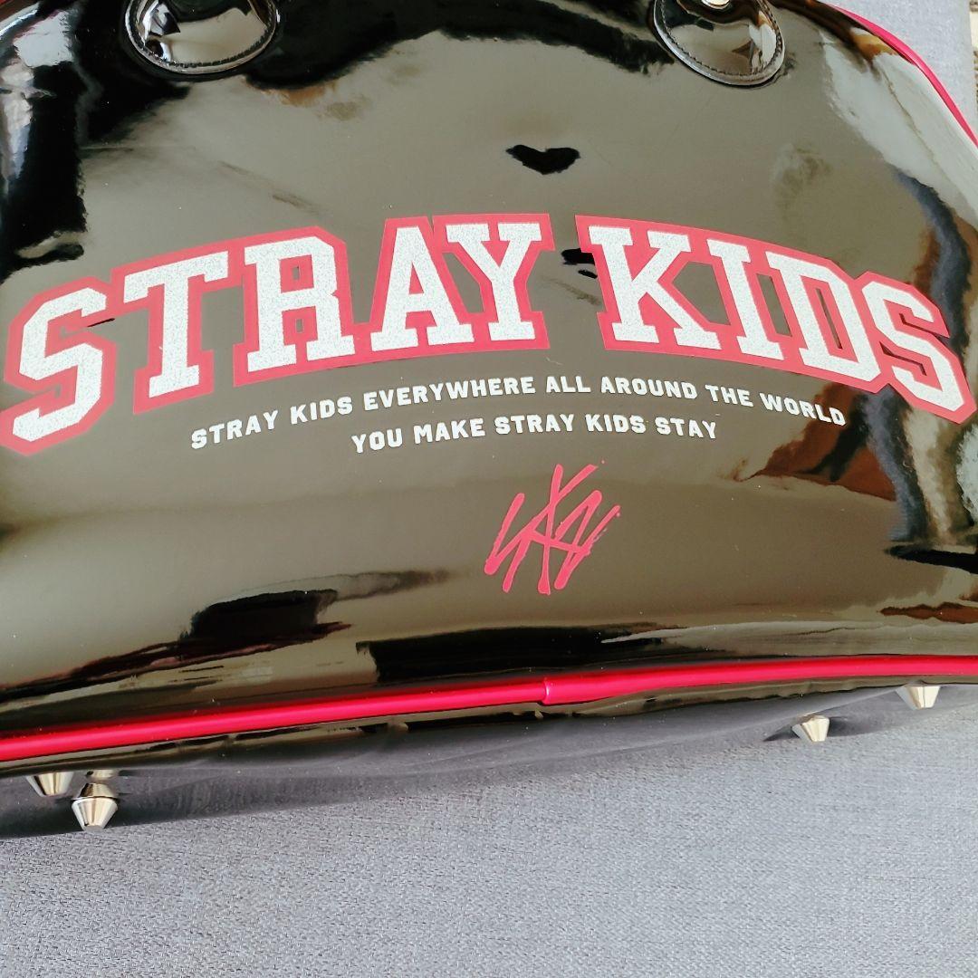 Straykids エナメル ボストンバッグ - メルカリ