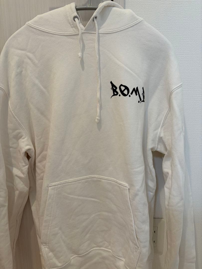 treasure reboot bomb ホワイト パーカー Mサイズ - メルカリ