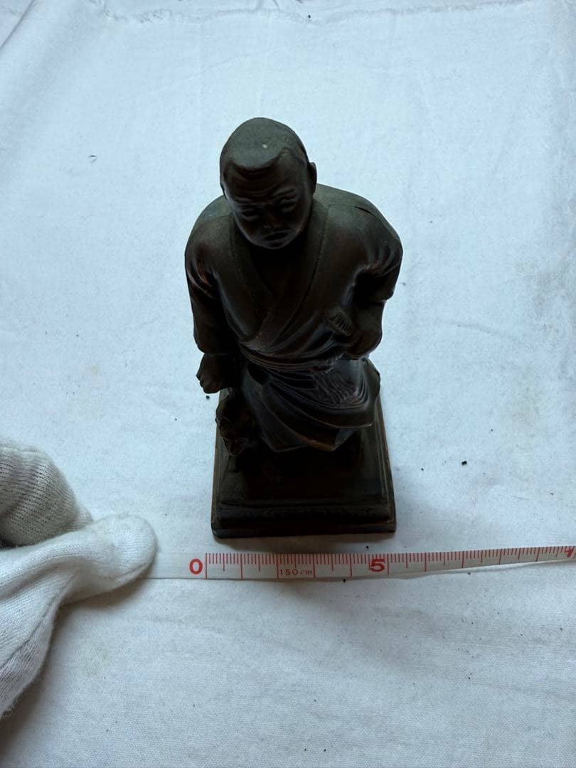 西郷隆盛像 置物 昭和レトロ 火縄銃 モデルガン 置物 - メルカリ