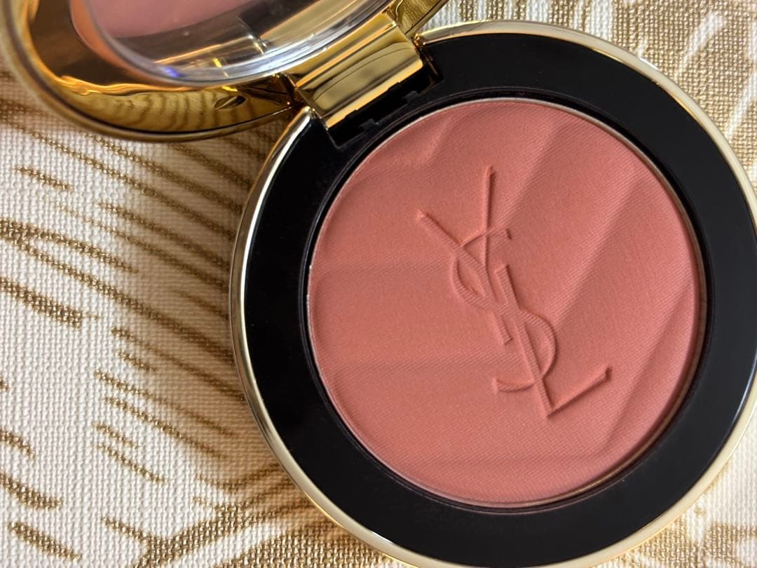 YSL 2点 メイクミーブラッシュ 06 ローズヘイズ エナメルポーチ - メルカリ