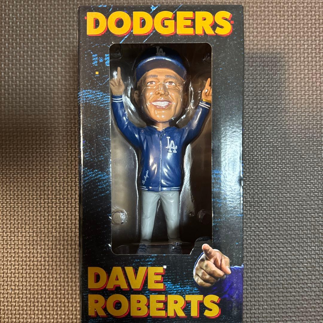 か*ょ様 デイブ・ロバーツ監督　ボブルヘッド　ロサンゼルス・ドジャース ロバーツ監督、夫人と仲良し2ショットを球団公式が公開 ボブルヘッド