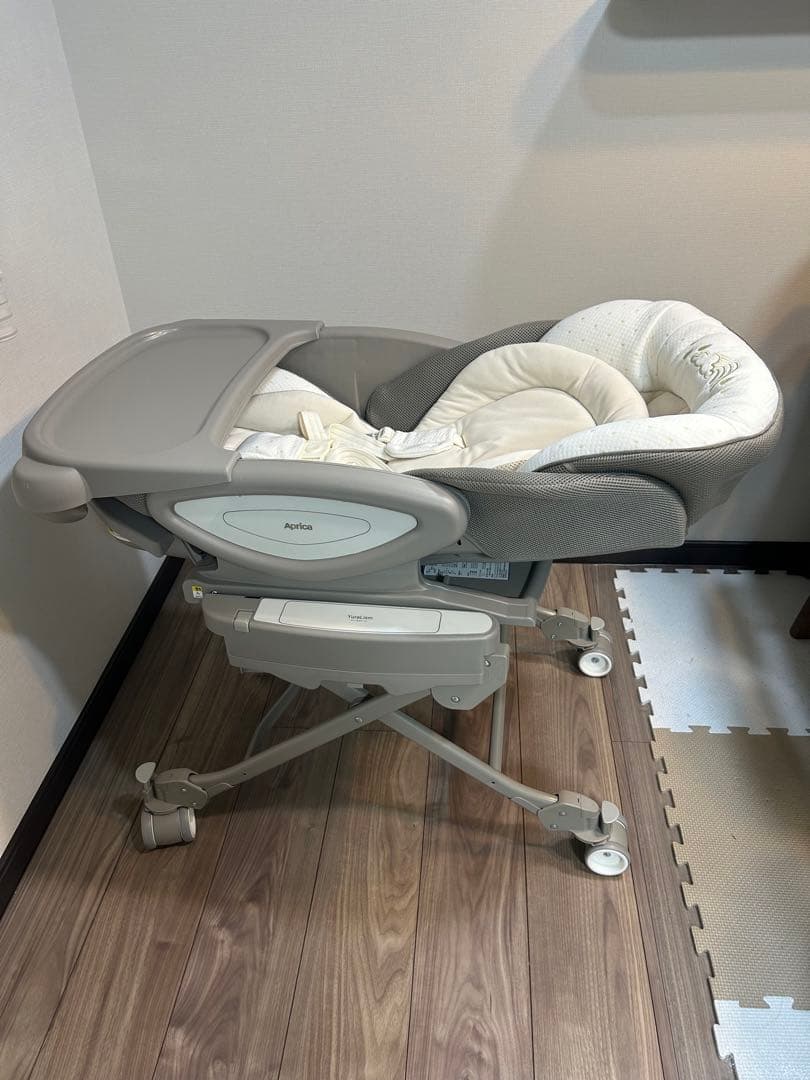 Aprica ユラリズム オート ムーンロック BR 楽天市場】ユラリズム オートAB ムーンロック BR(1台)【アップリカ