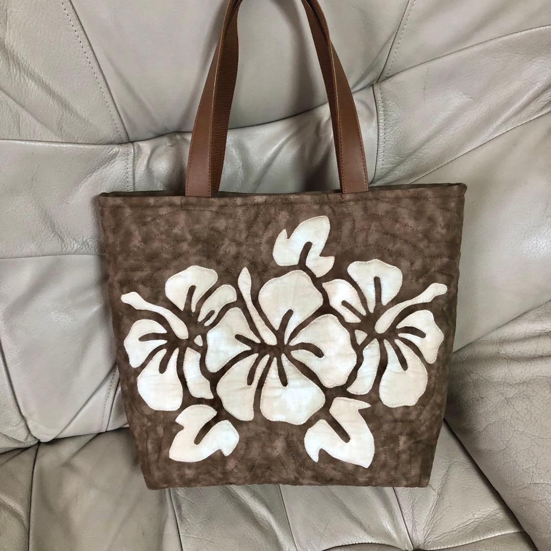 ハワイアンキルトバッグ、ブラウンバス - メルカリ