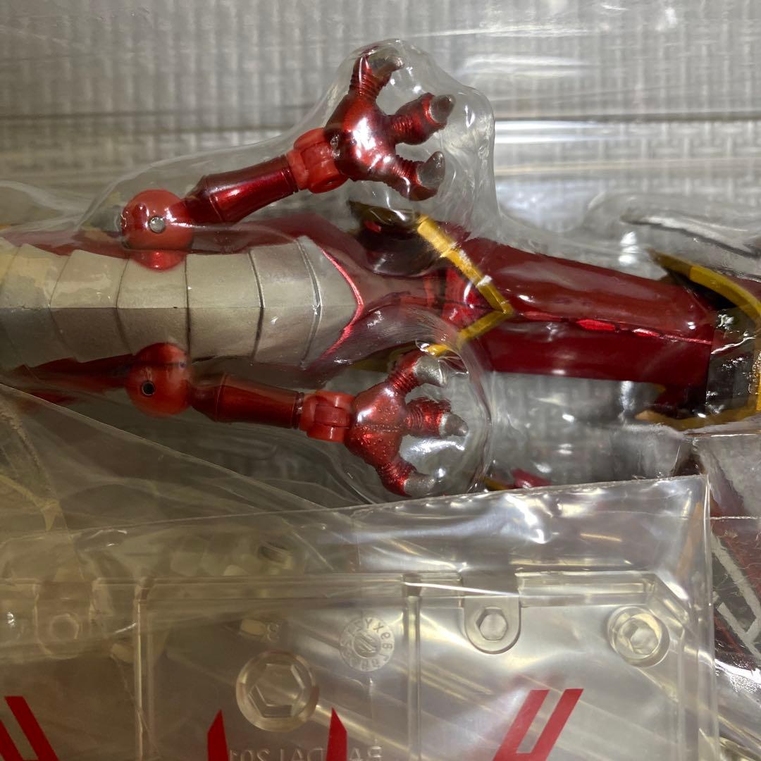 【中身未使用】s.h.figuarts 仮面ライダー龍騎　バンダイ