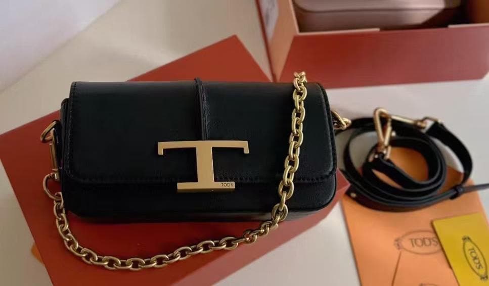 TOD'S ブラックレザー ショルダーバッグ 関税負担なし☆TOD'S トッズ レザー バッグ マイクロ (TOD'S