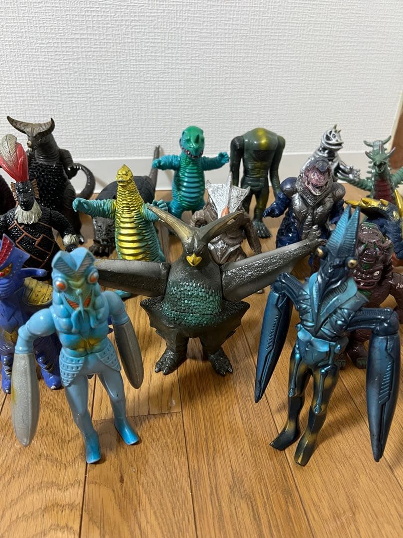 ウルトラマン怪獣 ソフビ22体 まとめ売り | Shop at Mercari from
