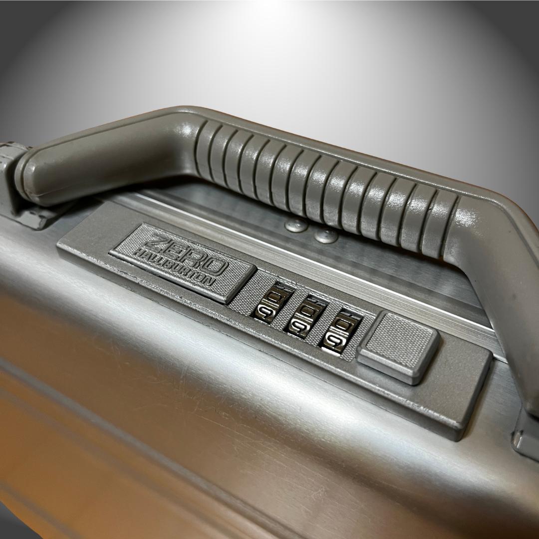 ZERO HALLIBURTON ゼロハリバートン アタッシュケース シルバー - メルカリ