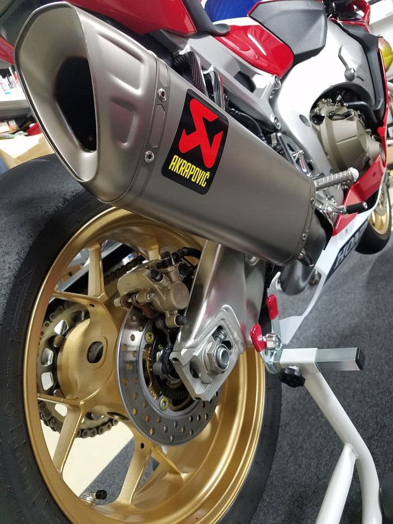 アクラポビッチ エボリューション チタン フルエキ CBR1000RR SC77
