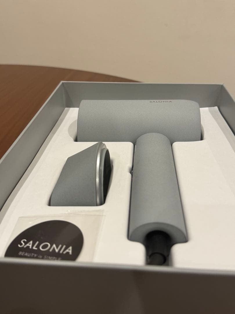 SALONIA グレー ヘアドライヤー 最上位ライン 最上位モデルを最安値で】 SALONIA エアトリートメント ドライヤー