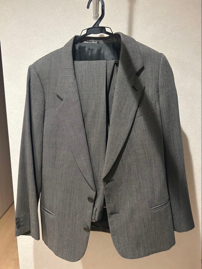 ジョルジオ・アルマーニ　スーツ 稲垣啓太が惚れ込んだジョルジオ アルマーニのオーダースーツ。あなた