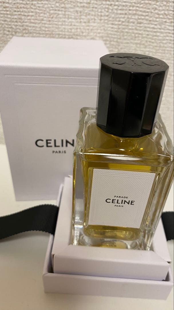 CELINE PARIS 香水 ボックス付き - メルカリ