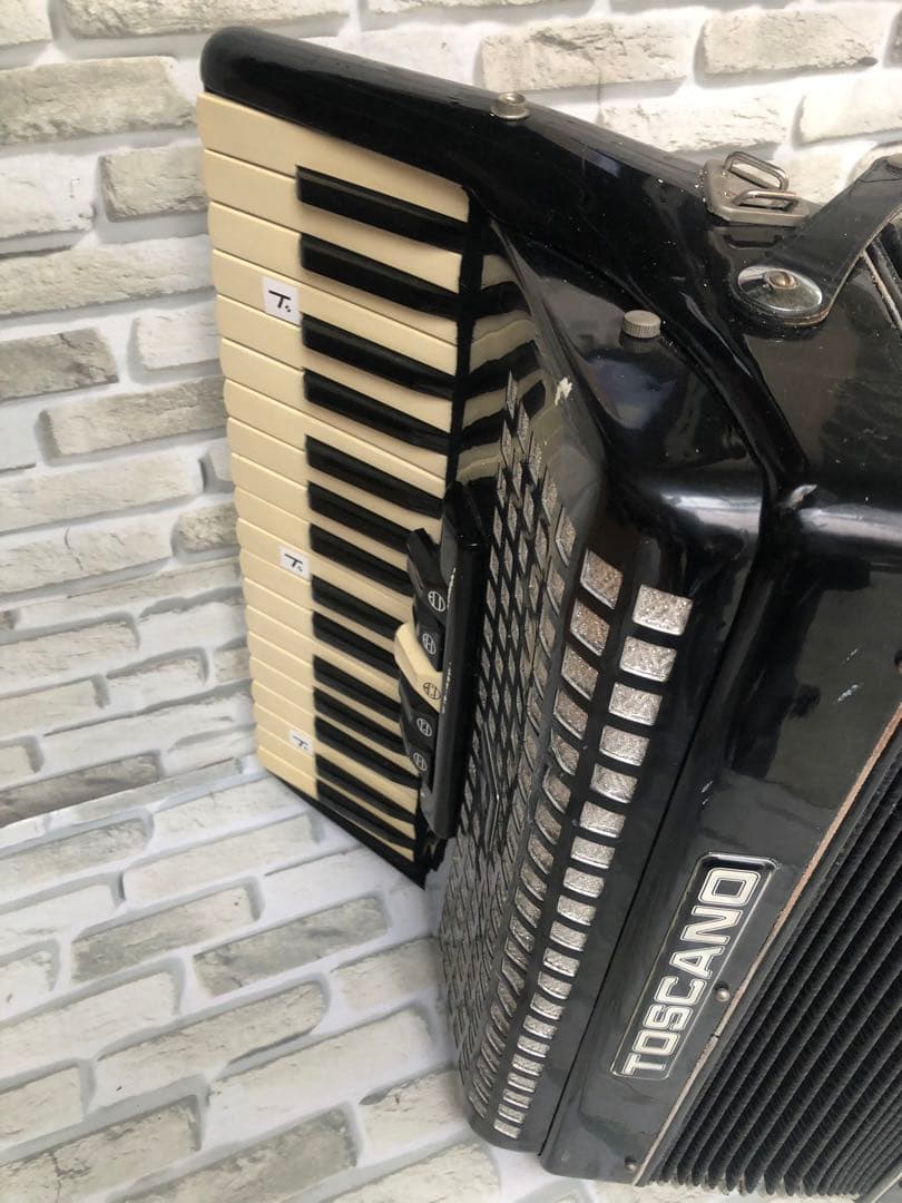 TOSCANO アコーディオン (A164)