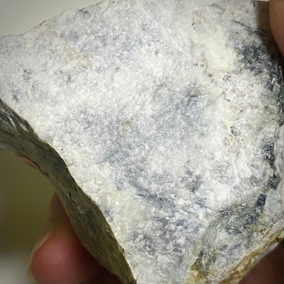 岡山県 大佐山ヒスイ 一部青 蓮華石 237g - メルカリ