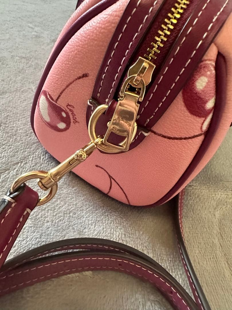 マーブル☆様専用COACH コーチ チェリー クロスボディバッグ - メルカリ