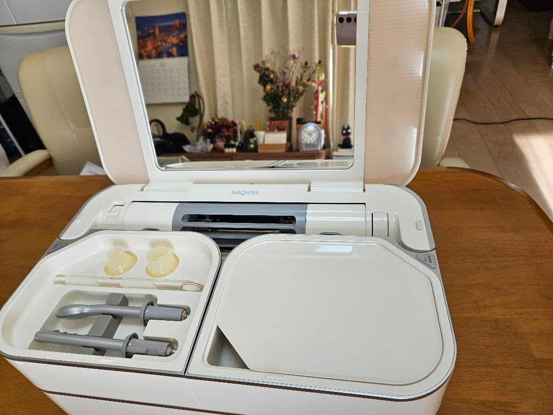 SAQINA BIJOU 美顔器　使用回数３回　新品同様みどりさくらこ