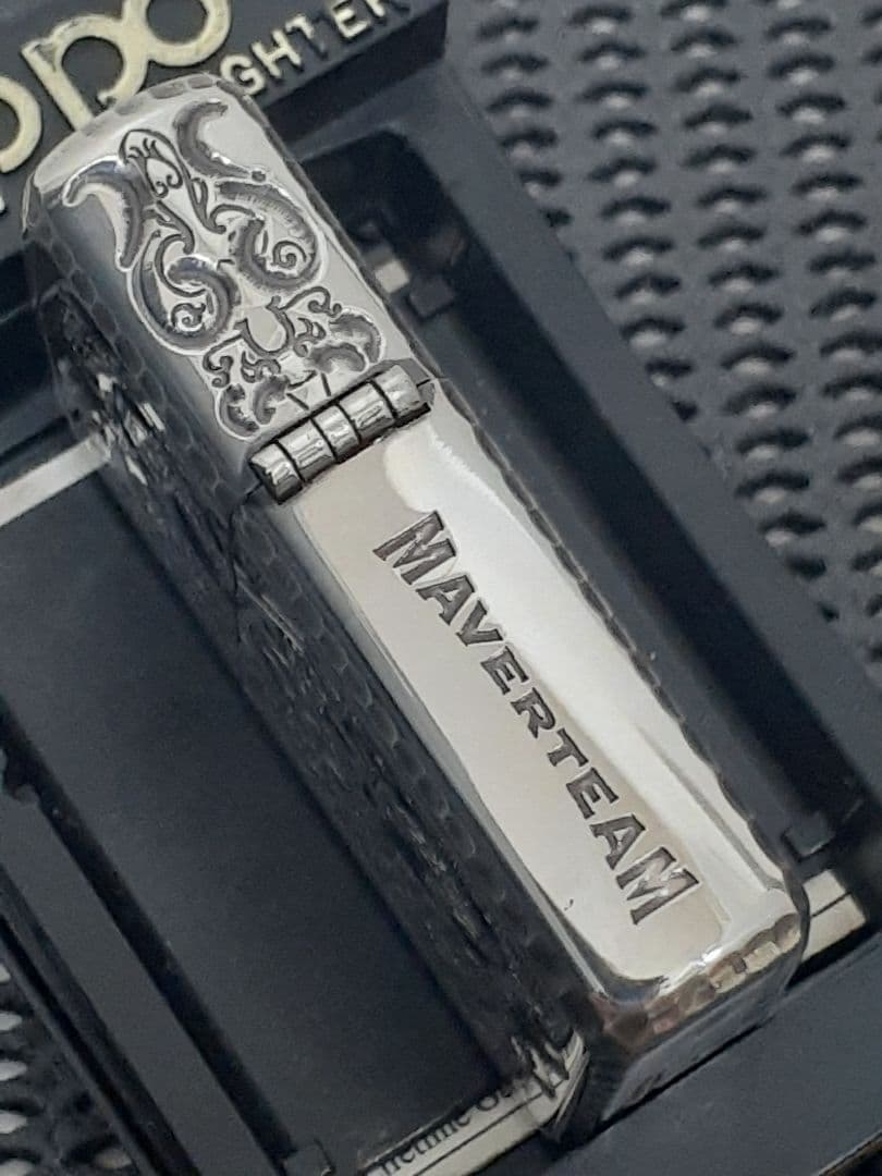 希少。MAVERTEAM アーマー Zippo。5面彫刻.シャインレイカット