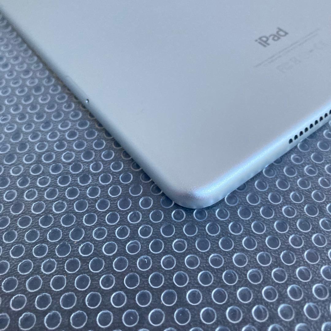 3883 美品☆電池ほぼ新品☆iPad mini4 32GB SIMフリー☆