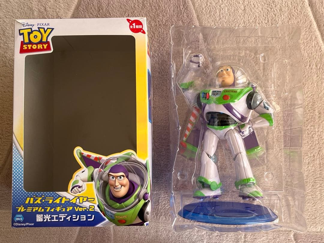 バズ・ライトイヤー プレミアムフィギュアver.2 蓄光エディション