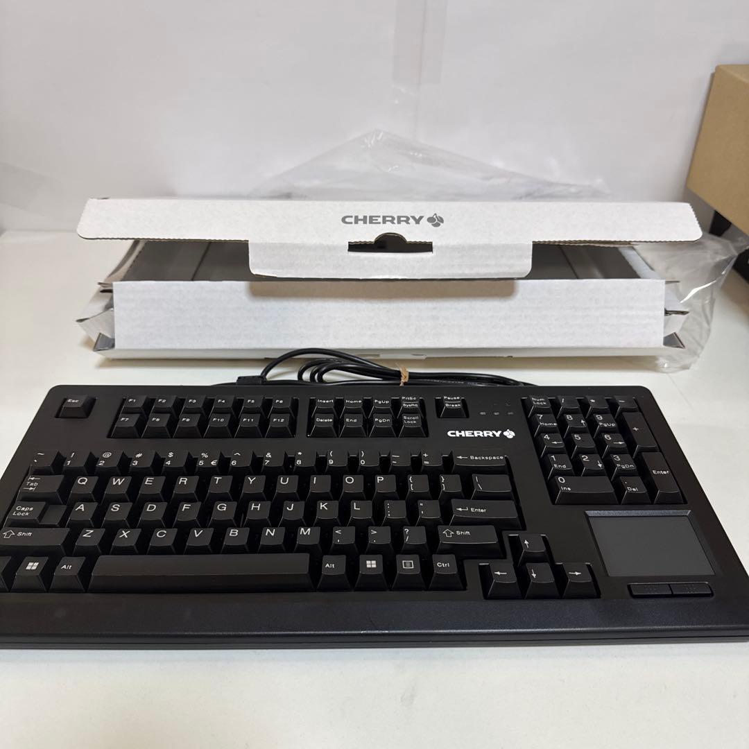 Cherry キーボード CHERRY XTRFY K4V2 TKL｜テンキーレスフォーマットのゲーミング