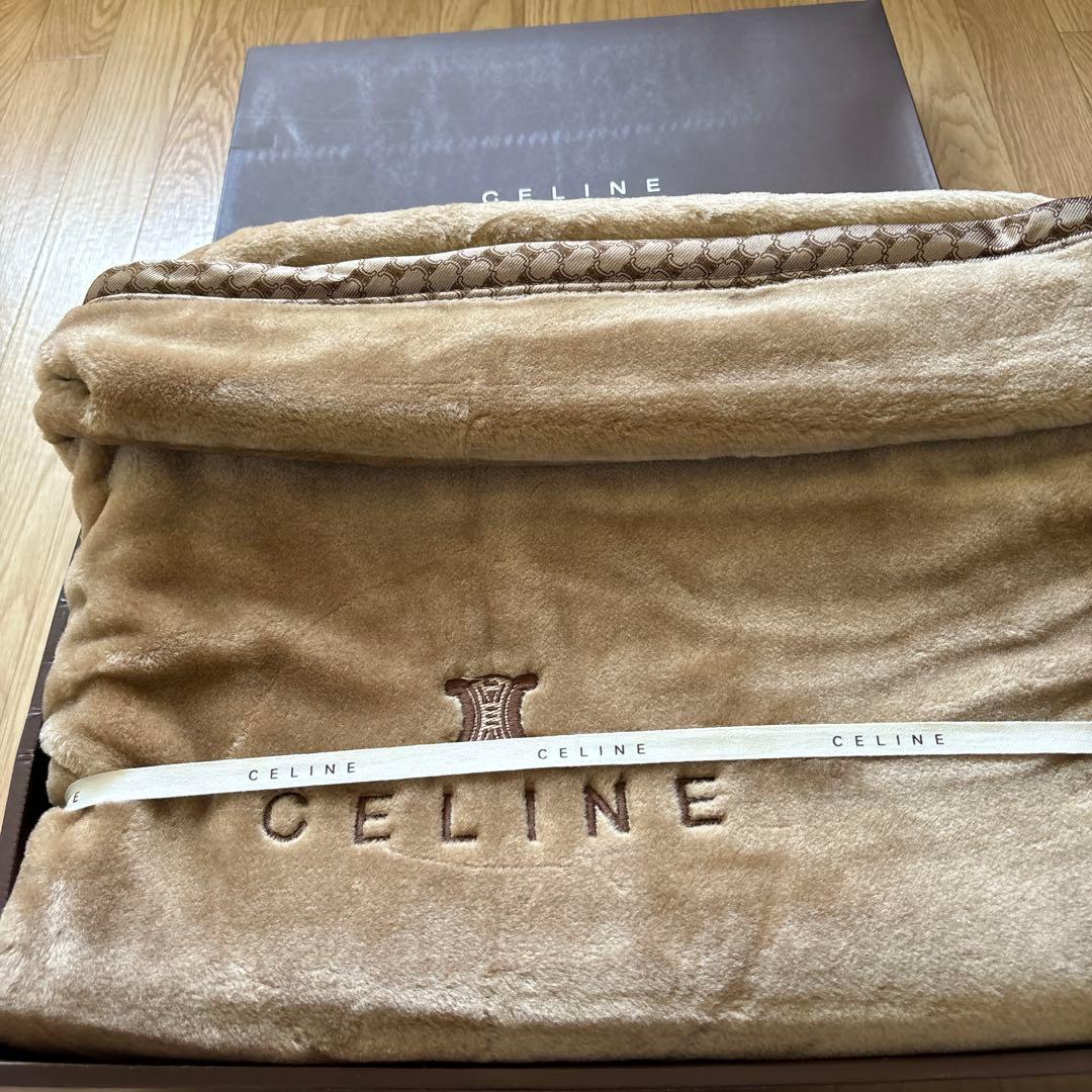 セリーヌ ニューマイヤー毛布 新品 ブラウン(キャメル) - メルカリ