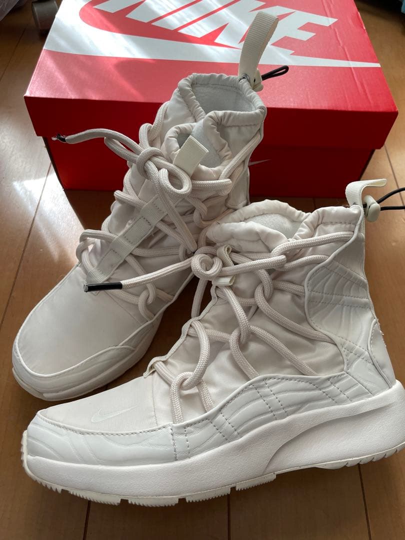 朔太郎⭐︎値下げ！！！ナイキ タンジュン ハイライズ　24.0cm