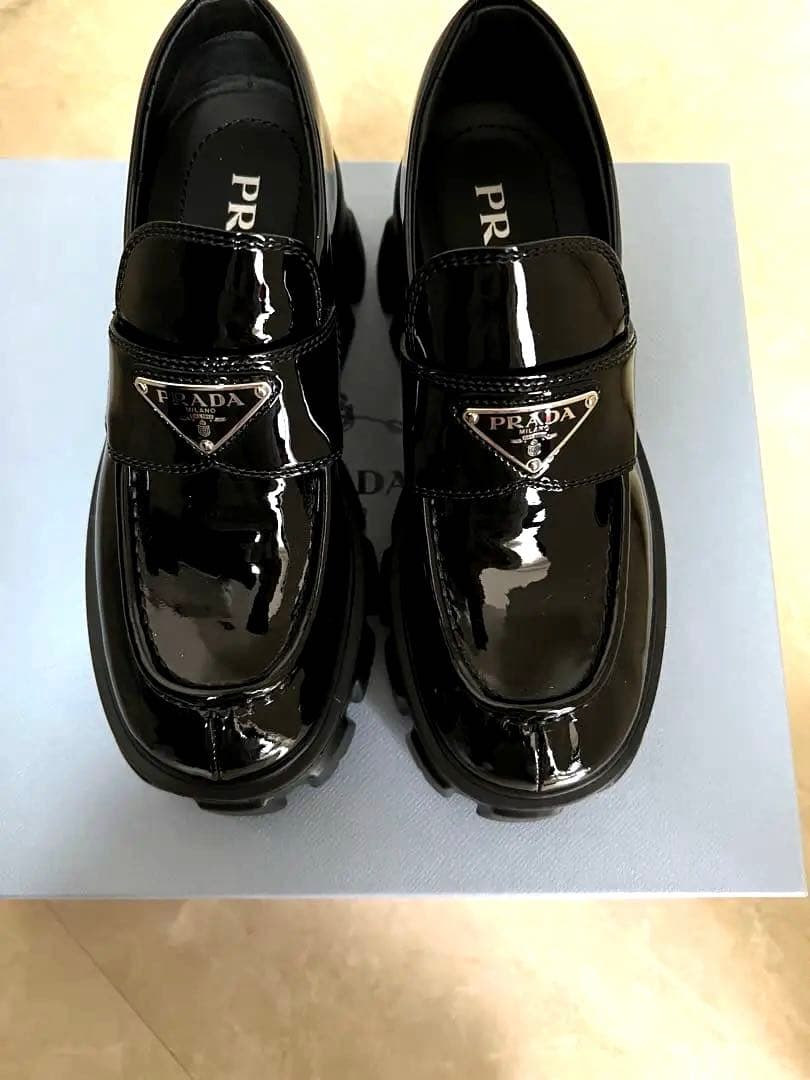 未使用に近い　PRADA ローファー PRADA（プラダ） ローファー 1D329N 055 レディース ブラッシュド