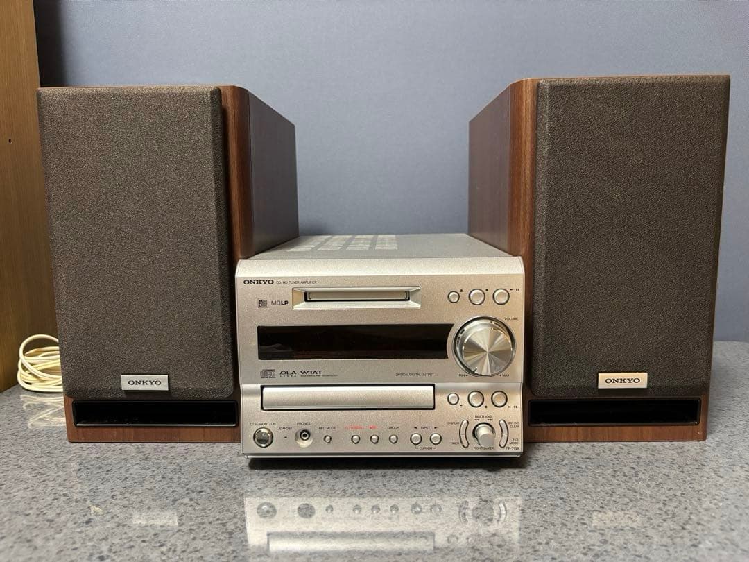 ONKYO ミニコンポ シルバー/ブラウン ONKYO(オンキョー) / ミニコンポ/セットコンポ/アンプシステム
