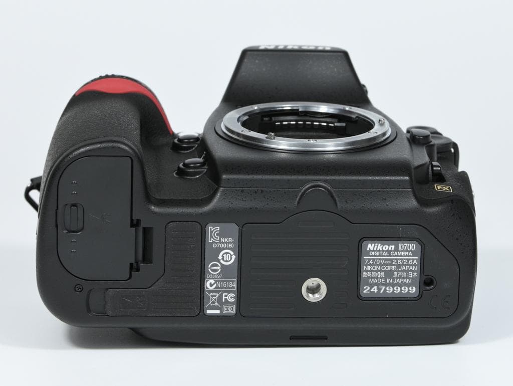 【超美品】 ニコン　Nikon D700 ボディ 《バッテリーパック付》