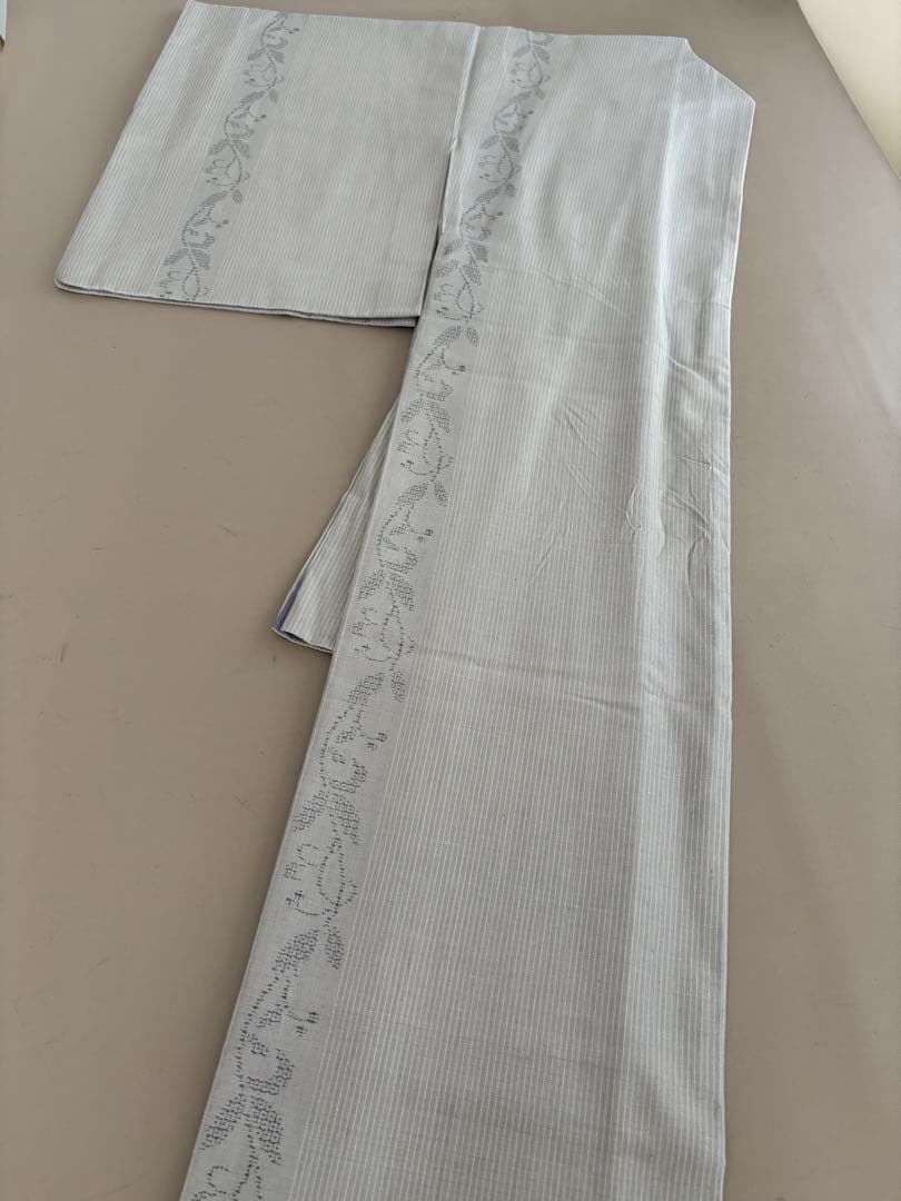 奥順 証紙 はたおり娘 結城紬 ライトグレー 亀甲絣 更紗 80亀甲 極