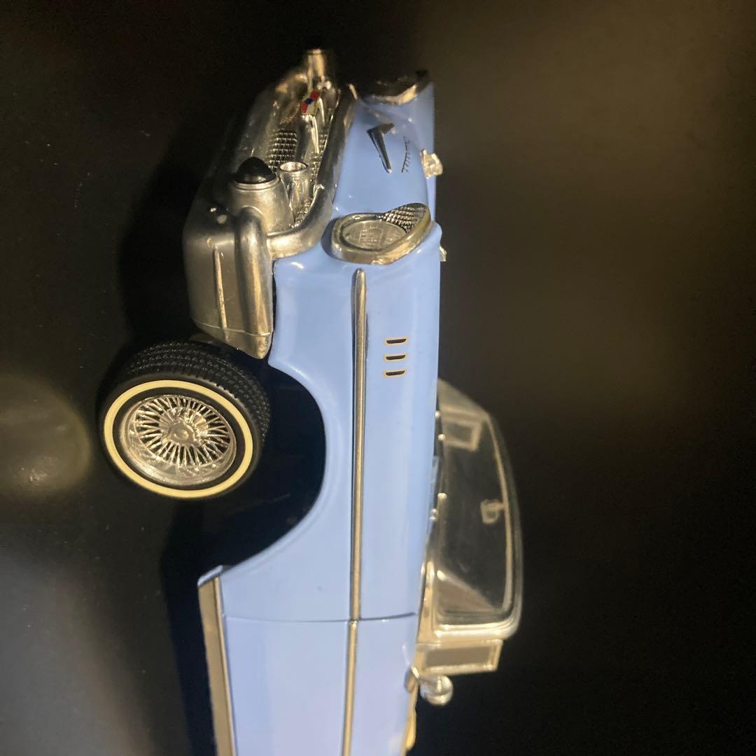 1957年シボレーベルエア コンバーチブル ローライダー カスタム 1/18