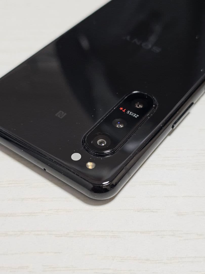 ジャンク]SONY Xperia 5Ⅱ XQ-AS42 画面に縦線 - メルカリ