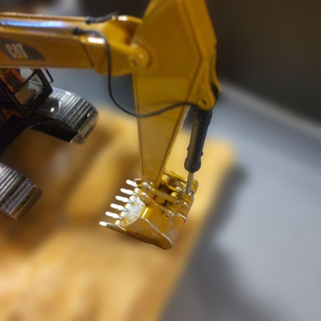 キャタピラー建機CAT 320F WEATHERED 1/50 - メルカリ