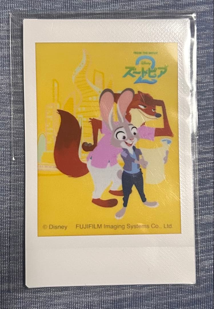 激レア】『ズートピア2』ムビチェキ 絵柄F ニック ジュディ - メルカリ