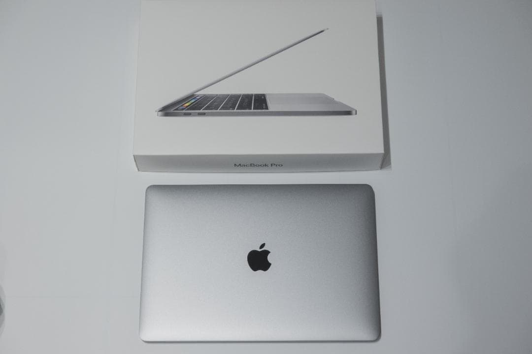 MacBook本体 MacbookPro 13inch i7/3.3GHz/16GB/512GB Amazon.com: Apple 2020 MacBook Pro with 2.3GHz Intel Core i7, 13