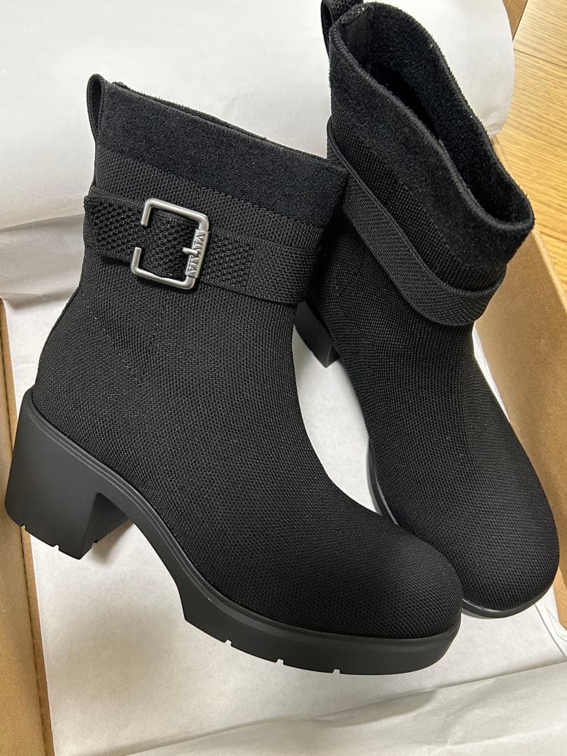 お値下げ中！】VIVAIA スクエアトゥ 撥水加工 ヒールブーツ 35.5