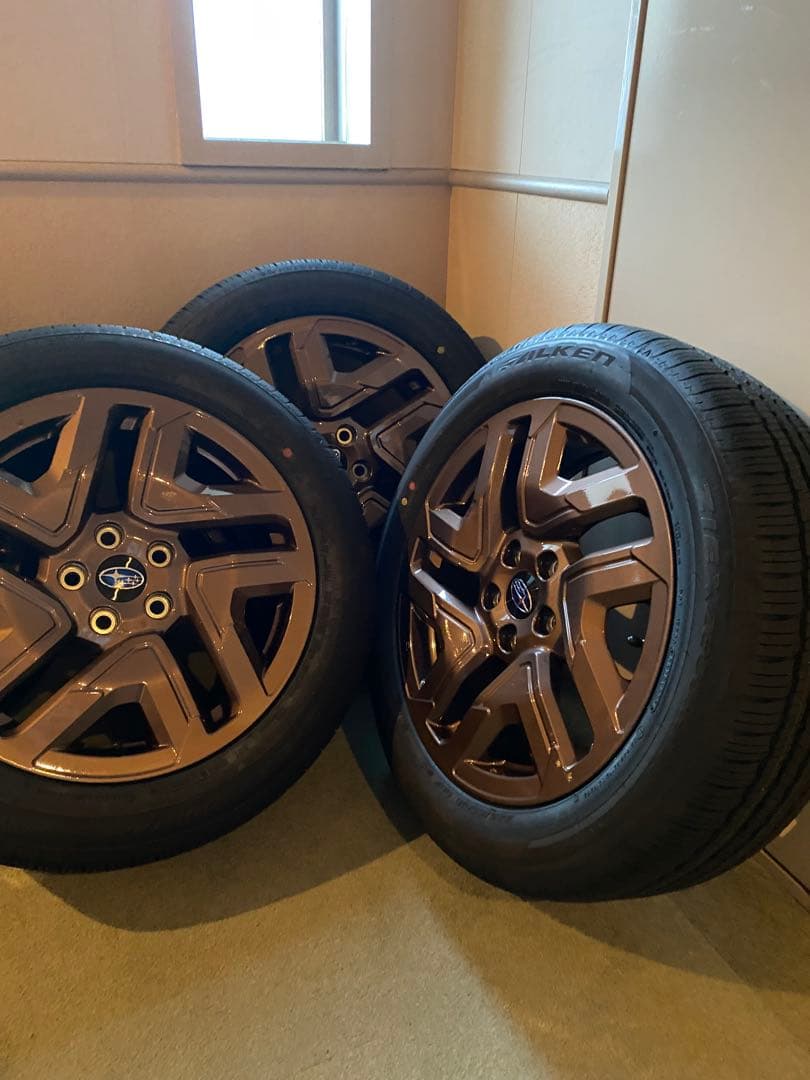 新品新型SLフォレスター 18インチ ブロンズホイールタイヤ4本セット